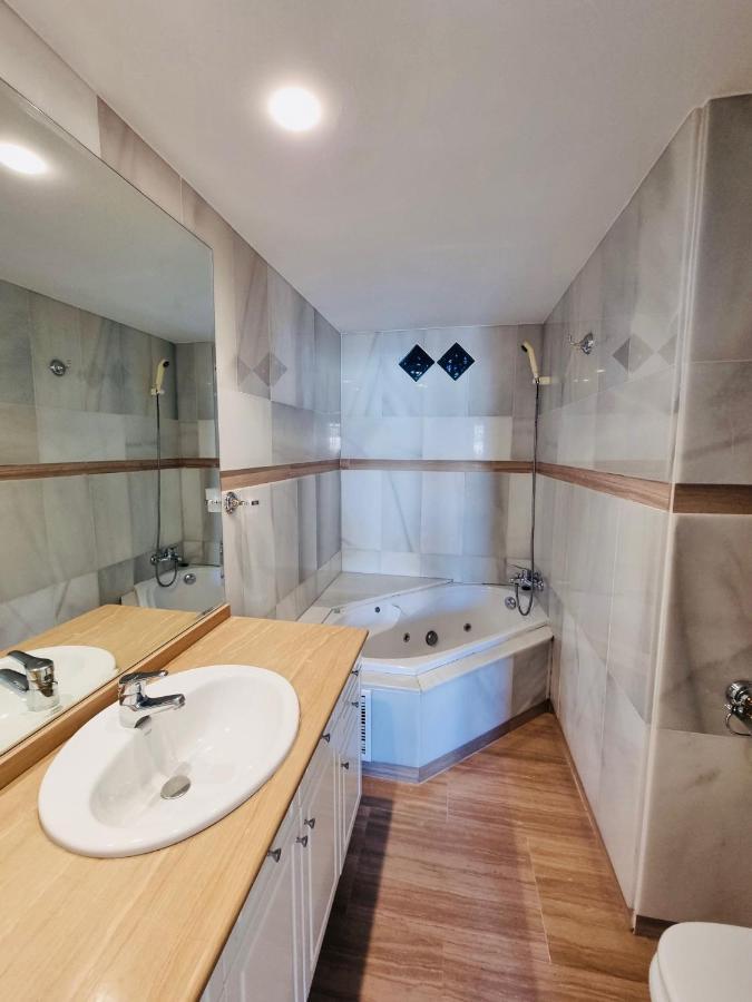 G&G Isla Marina Puerto Apartment Benalmadena Luaran gambar