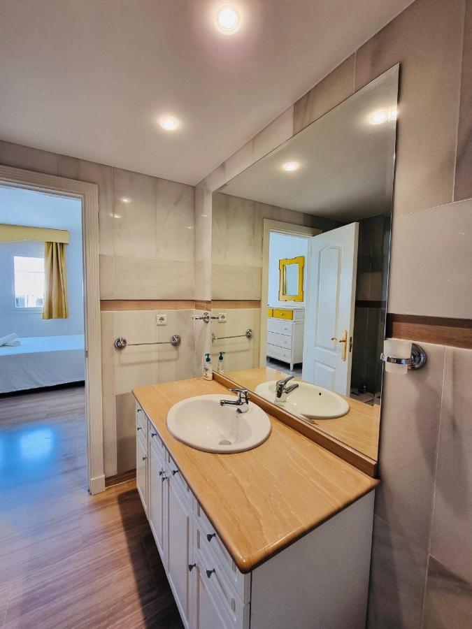 G&G Isla Marina Puerto Apartment Benalmadena Luaran gambar